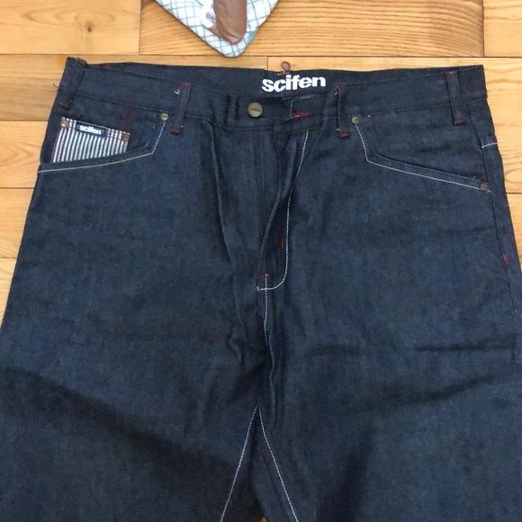 Jeans - Picture 2 of 5